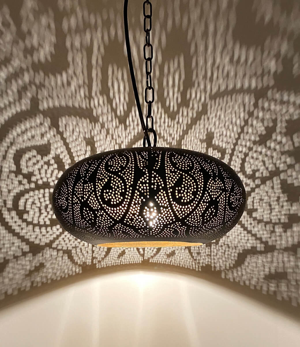 Kleine schwarze UFO-Hängelampe