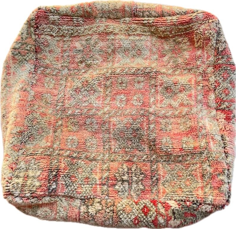 Marokkanischer Pouf in sanftem Rosaton