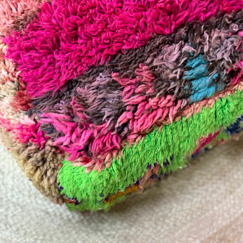Marokkanischer Pouf in bunten Farben