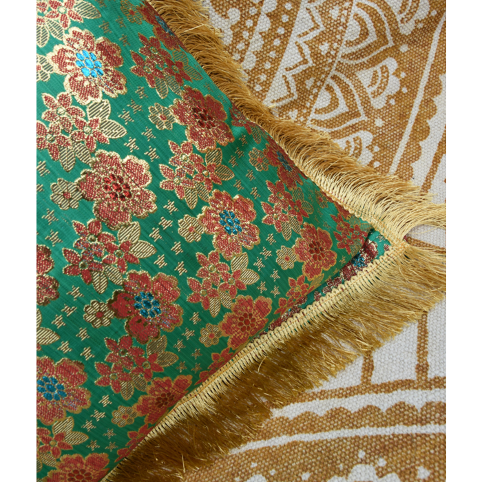 Luxuriöses Bali-Kissen - die Königin