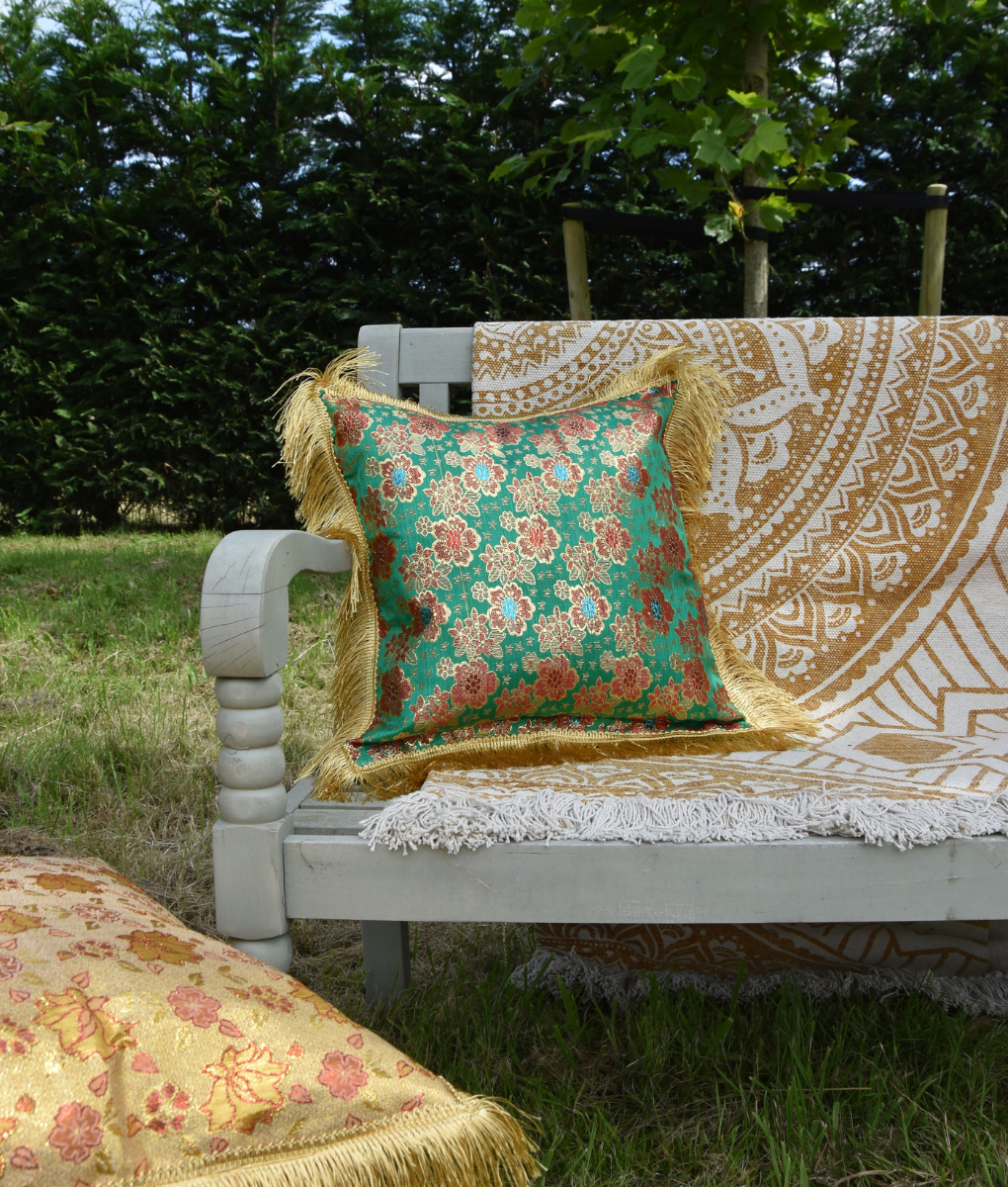 Luxuriöses Bali-Kissen - die Königin