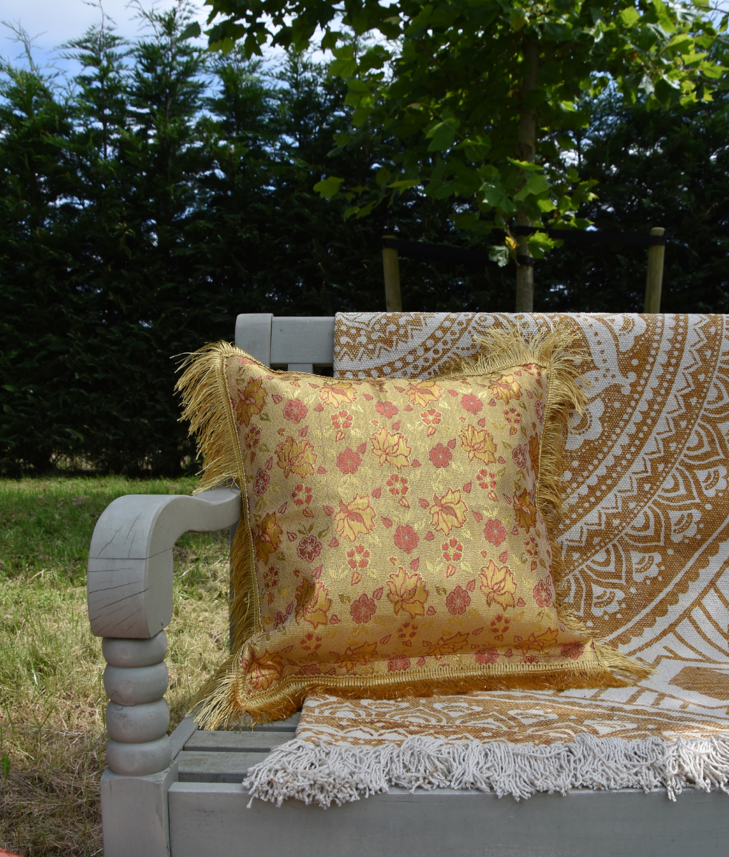 Luxuriöses Bali-Kissen - Fantasie