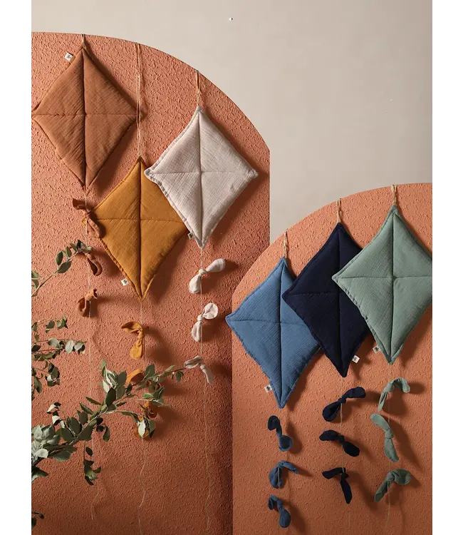 2 Stories kids - Kite wall decor brown