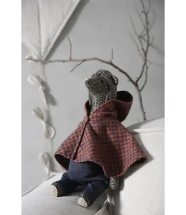 2 Stories kids - Porcupine cuddling friend