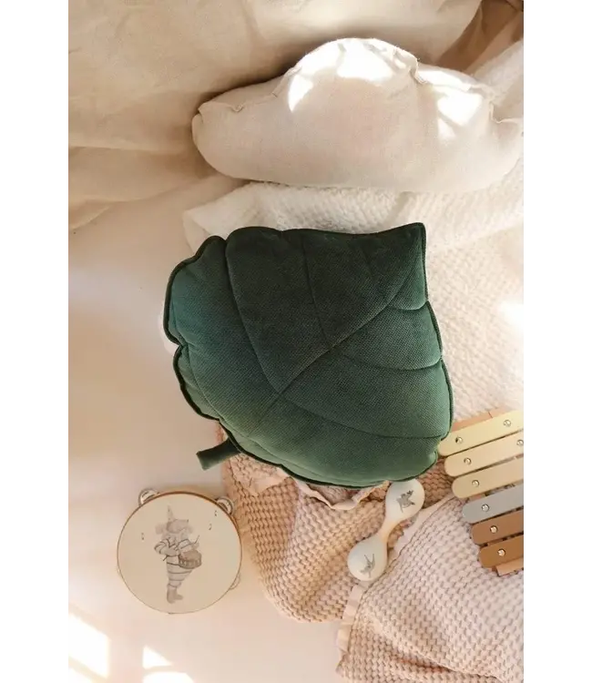 Moi Mili - Green velvet leaf cushion