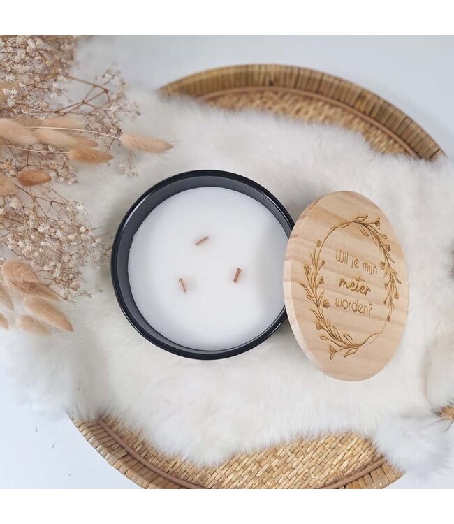 Geurkaars - Meter geschenk - zwart of wit met gegraveerd houten deksel