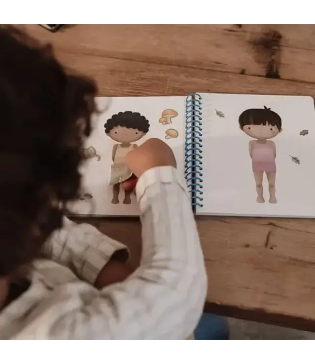 Little Dutch - Aankleed-en stickerboek - Forest friends