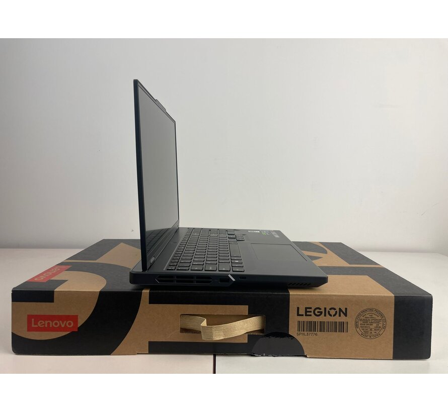 Legion Pro 5 16IRX8