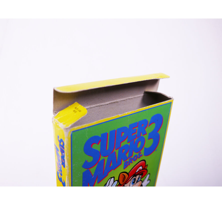 NES - Super Mario Bros 3 - Boxed CIB