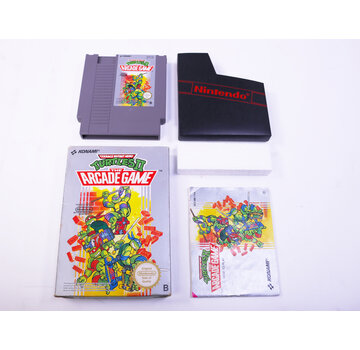Konami NES - Teenage Mutant Hero Turtles II / Teenage Mutant Hero Turtles 2 - Boxed CIB