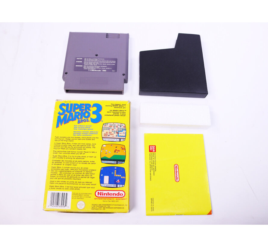NES - Super Mario Bros 3 - Boxed CIB