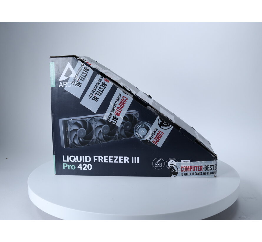 Liquid freezer III Pro 420 Zwart (Verpakking niet netjes)