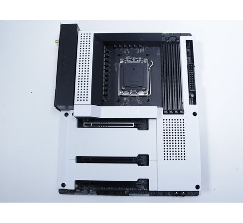 NZXT NZXT N7 B650E Wit zonder doos (Tweedekansje)