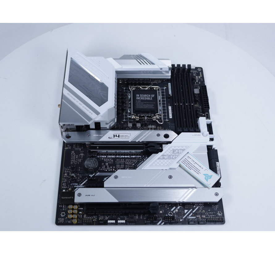 Strix Z690-A Gaming Wifi D4 [Tweedekansje]