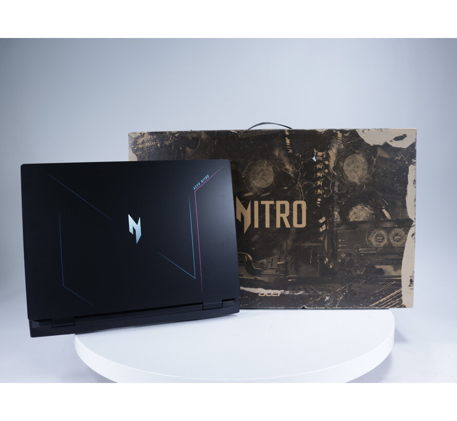 Nitro 16 AN16-41-R8NQ