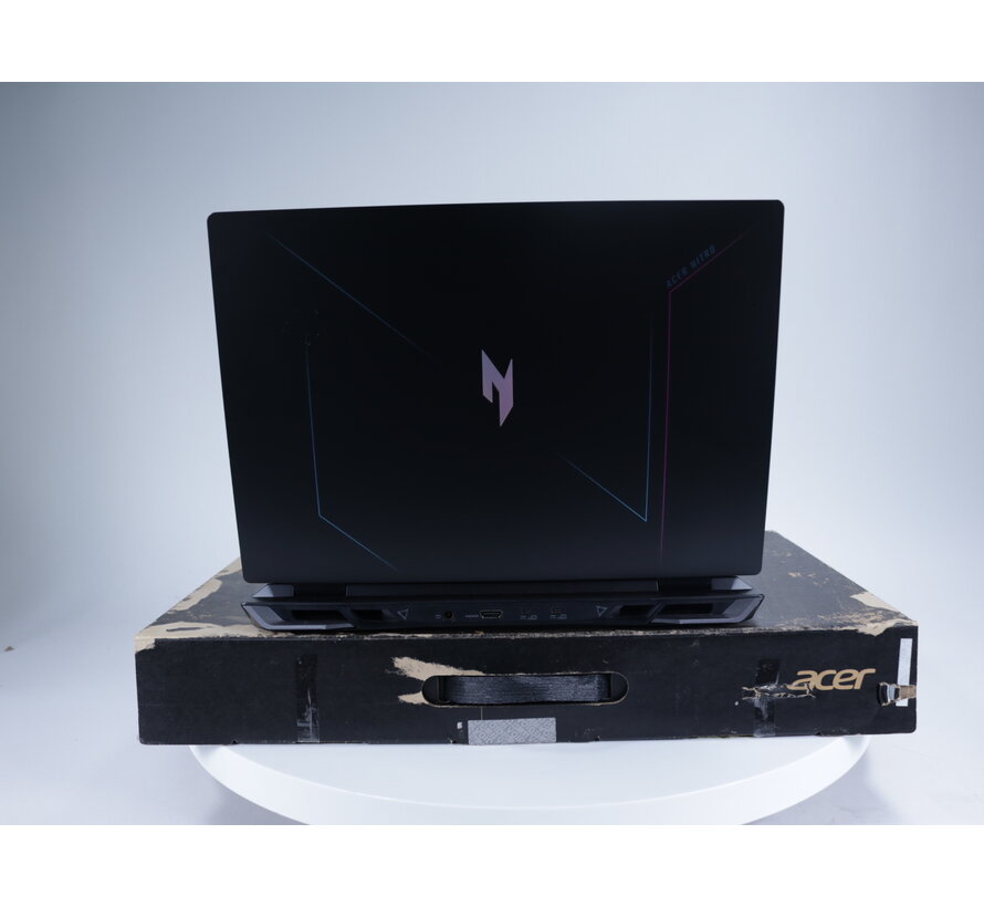 Nitro 16 AN16-41-R8NQ