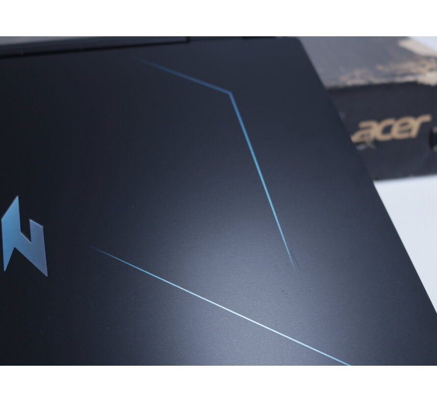 Nitro 16 AN16-41-R8NQ