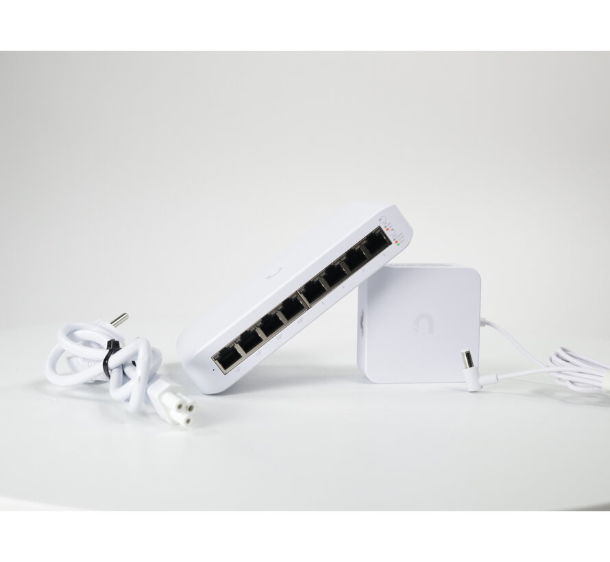 UniFi Switch Lite 8 PoE [2]