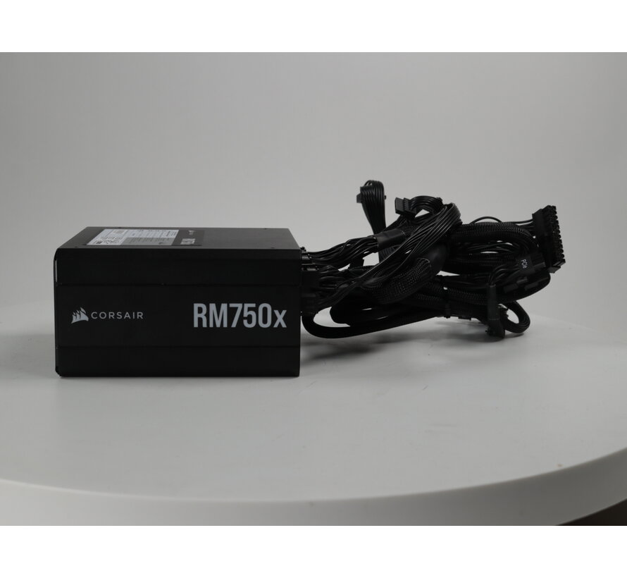 RM750x (2021) Zwart