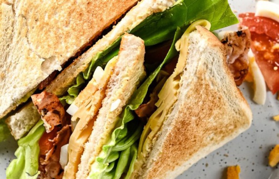 Club Sandwich & Frisse Salade met Weydeland kaas!