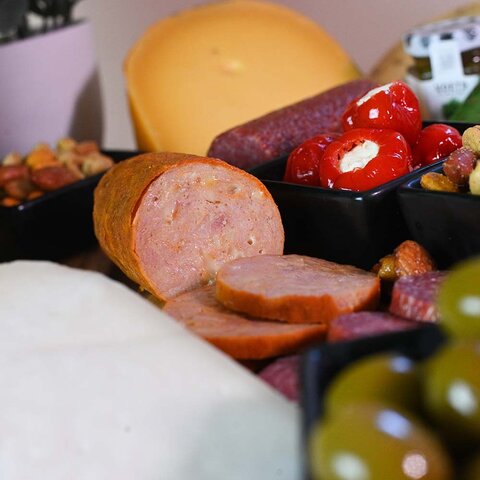 Kaas & Borrelz Snack box 5: "The "Cheese-ual" Enjoyment Box"