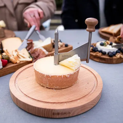 Krulkaas combo - krulkaasmolen + Tete de Moine kaas - cadeautip!