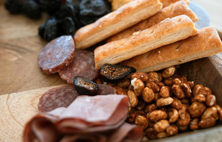 Borrelplank ideehapjes waar je gasten blij van worden