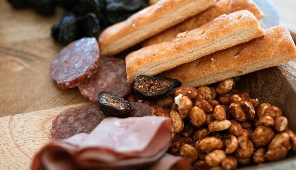 Borrelplank ideehapjes waar je gasten blij van worden