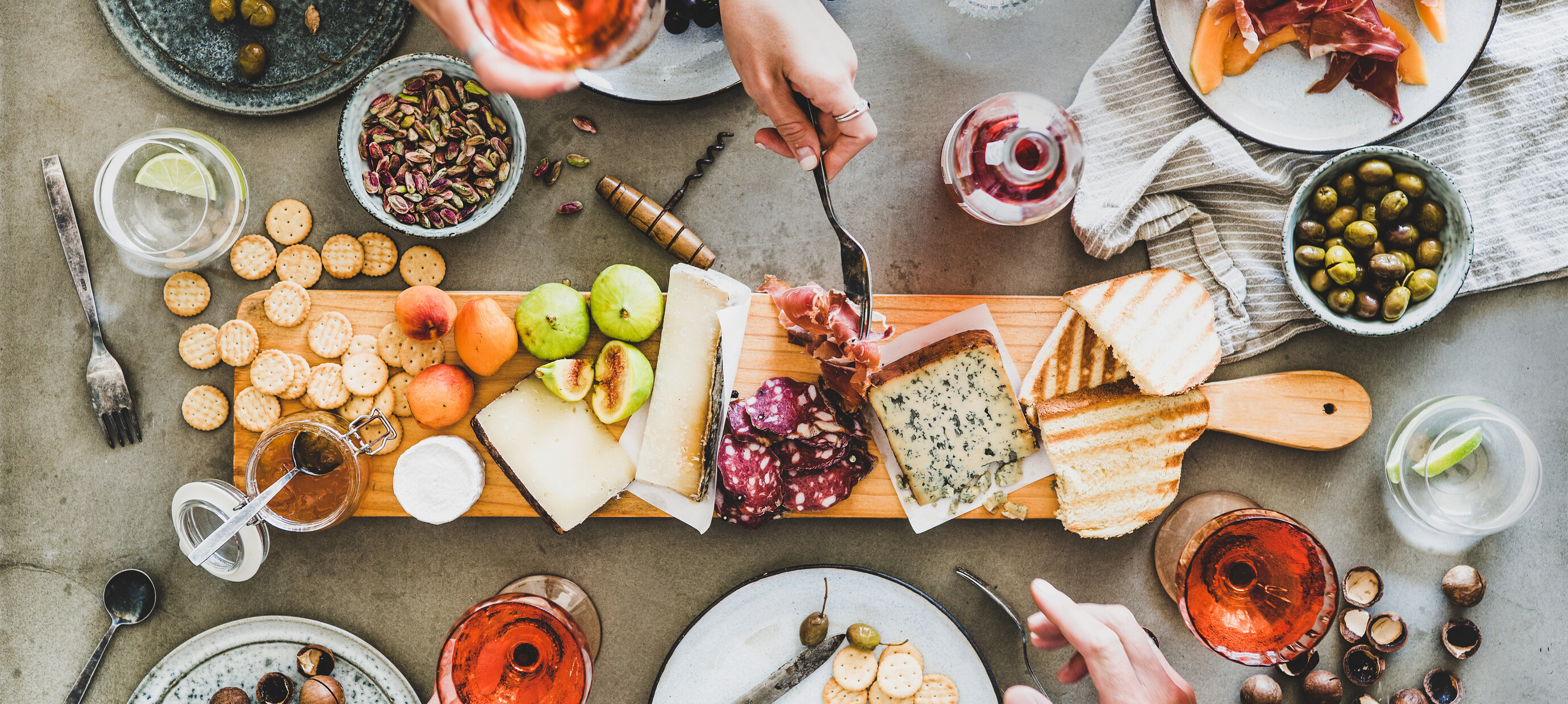 Die perfekte Käseplatte in 5 Schritten