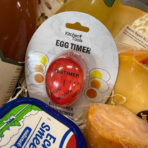 Kaas & Borrelz Luxuriöses Osterbrunch-Tablett aus Zink – Geschenkset mit Eieruhr, Käse und mehr