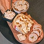 Vuurplank Borrelplank S – Een Exclusieve Pittige Kaas, Kruidige Worst en Robuuste Smaken