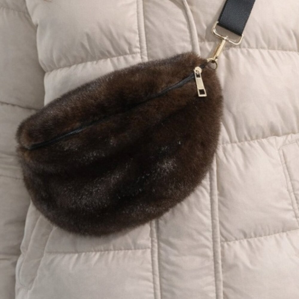 Fanny pack fur