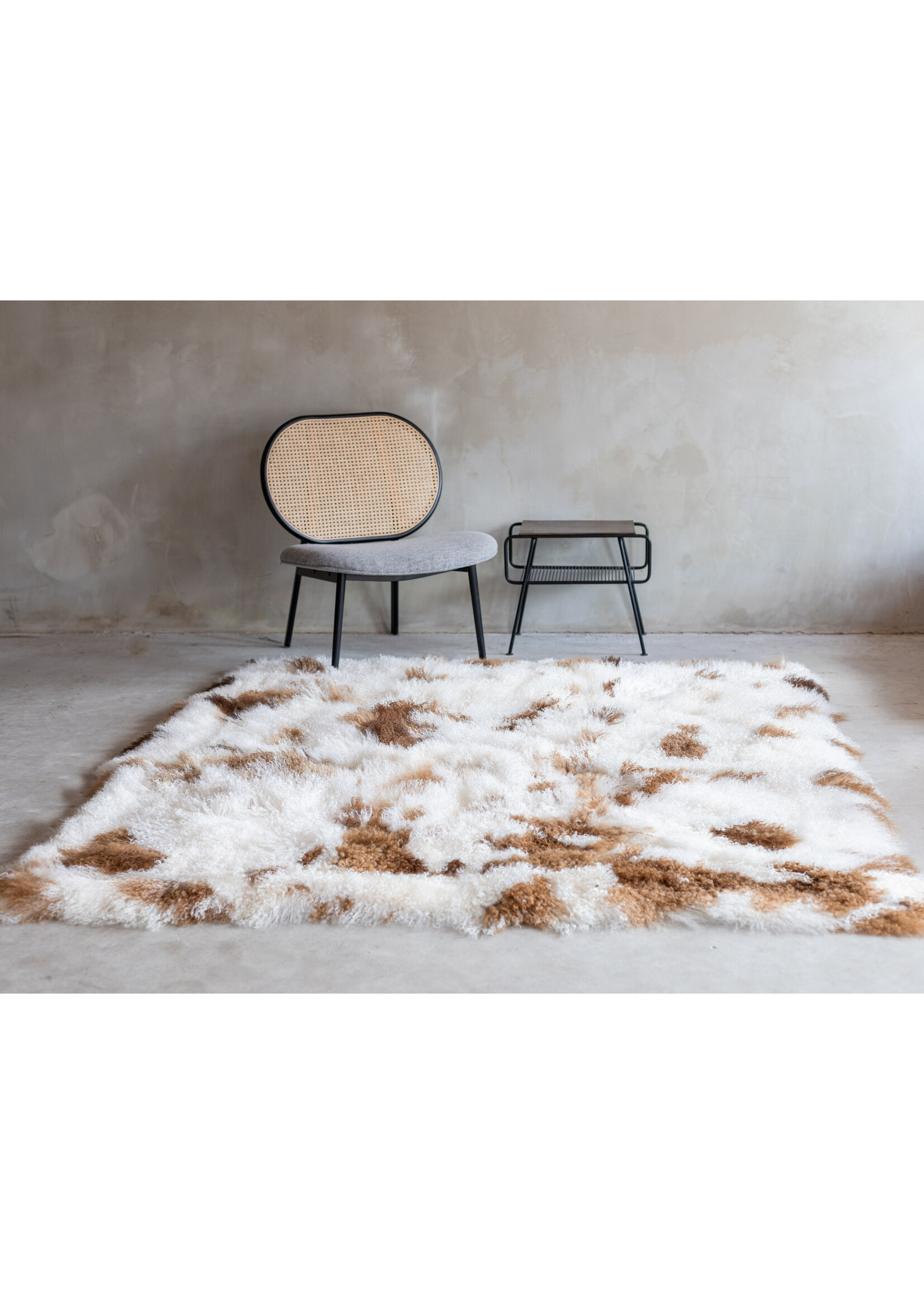 Van Buren Tibetan sheepskin rug black - 210x180cm