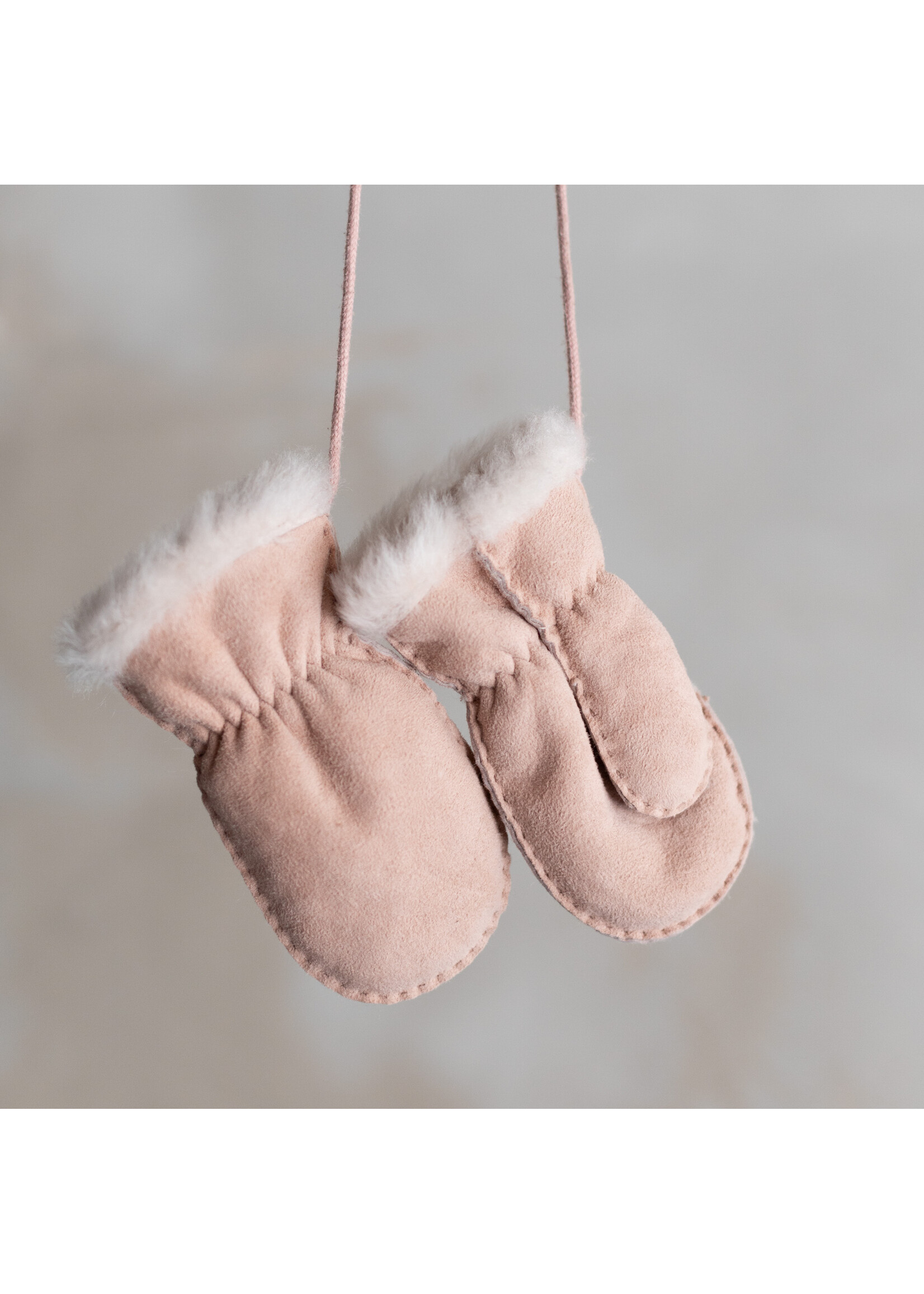 Van Buren sinds 1861  Lambskin baby and children's mittens with thumb - Pink