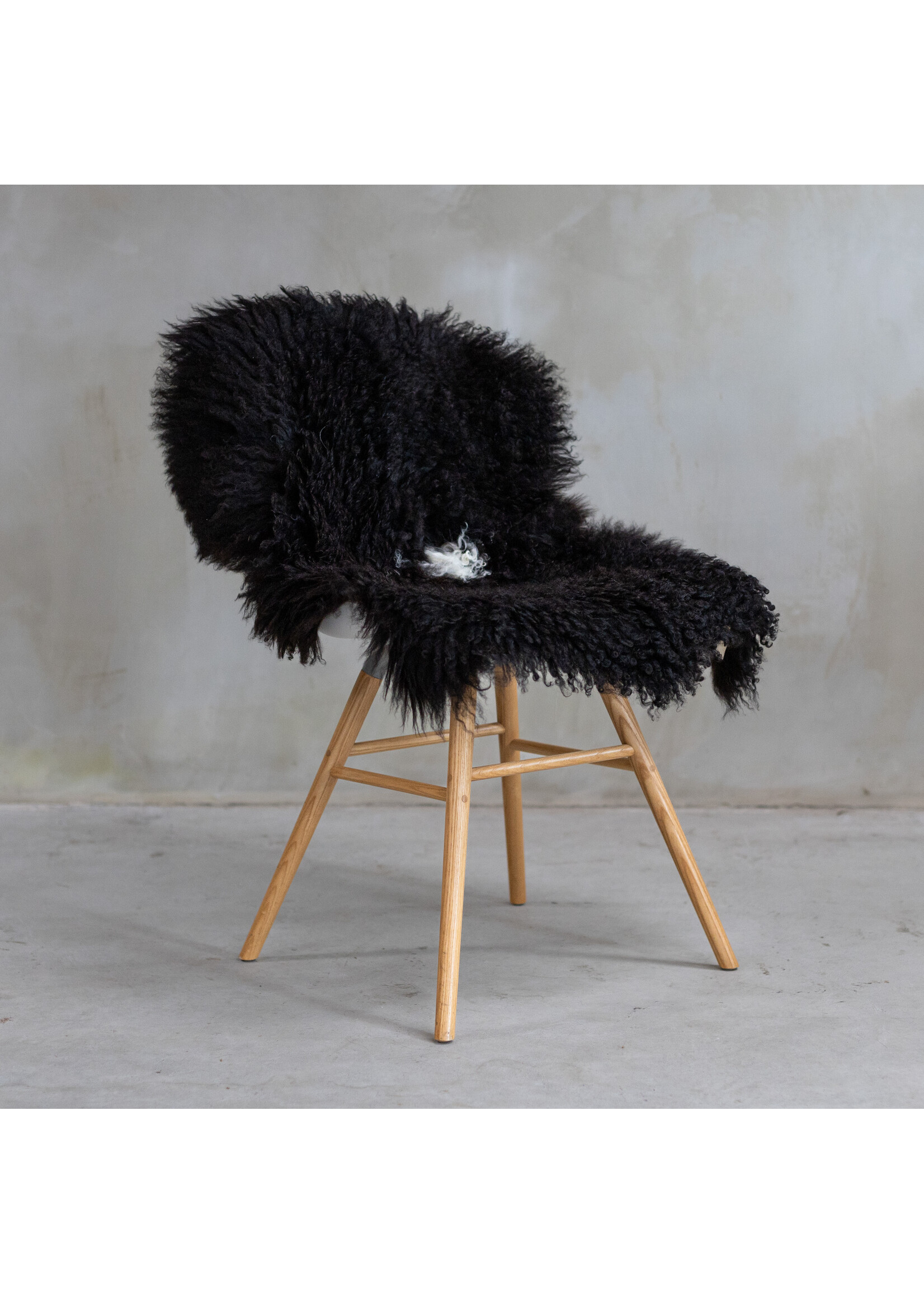 Van Buren Spotted Curly Sheepskin - approx. 86x52 cm - SV-232
