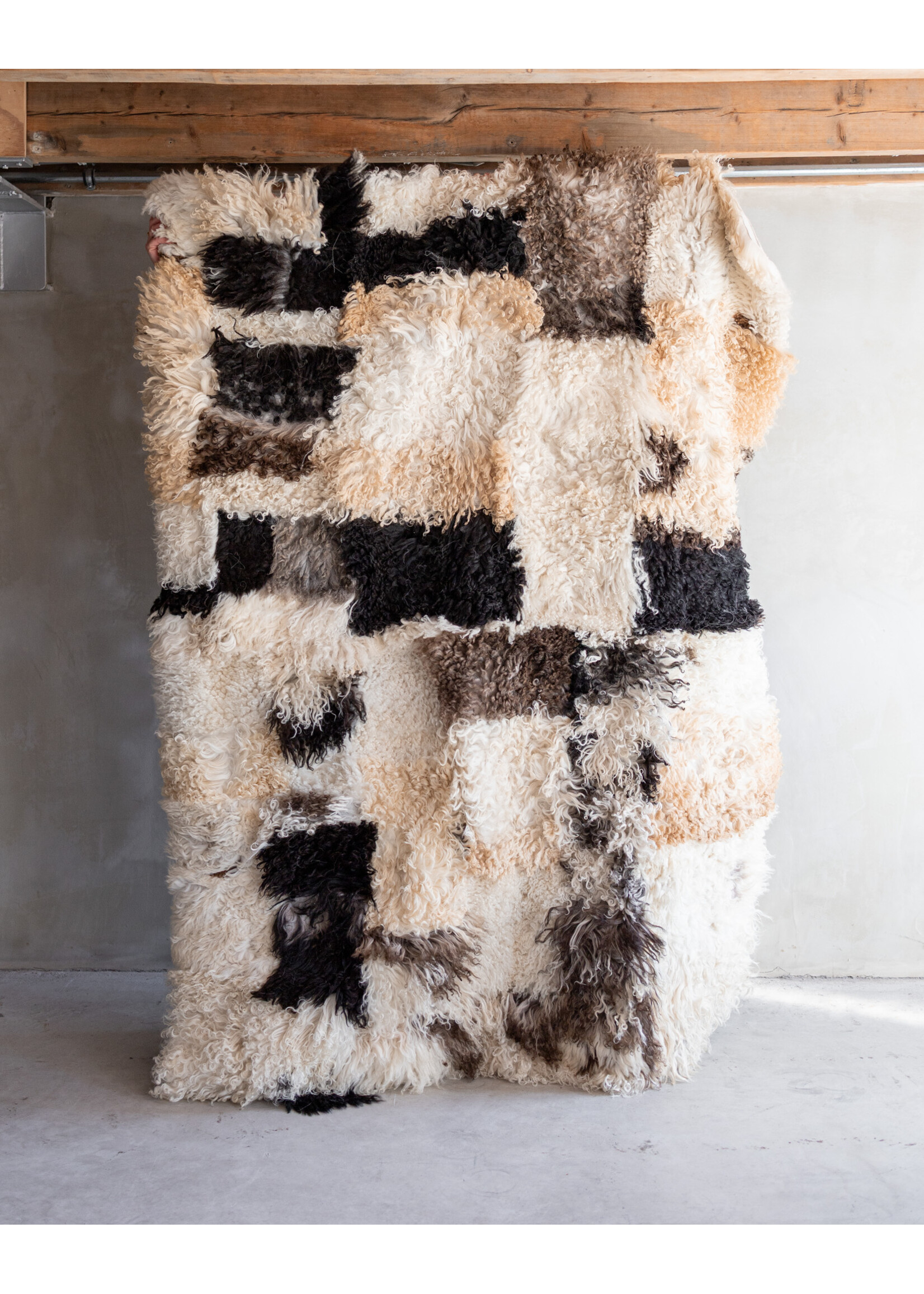 Van Buren sinds 1861 Curly sheepskin rug - 200x150cm - SKK-172
