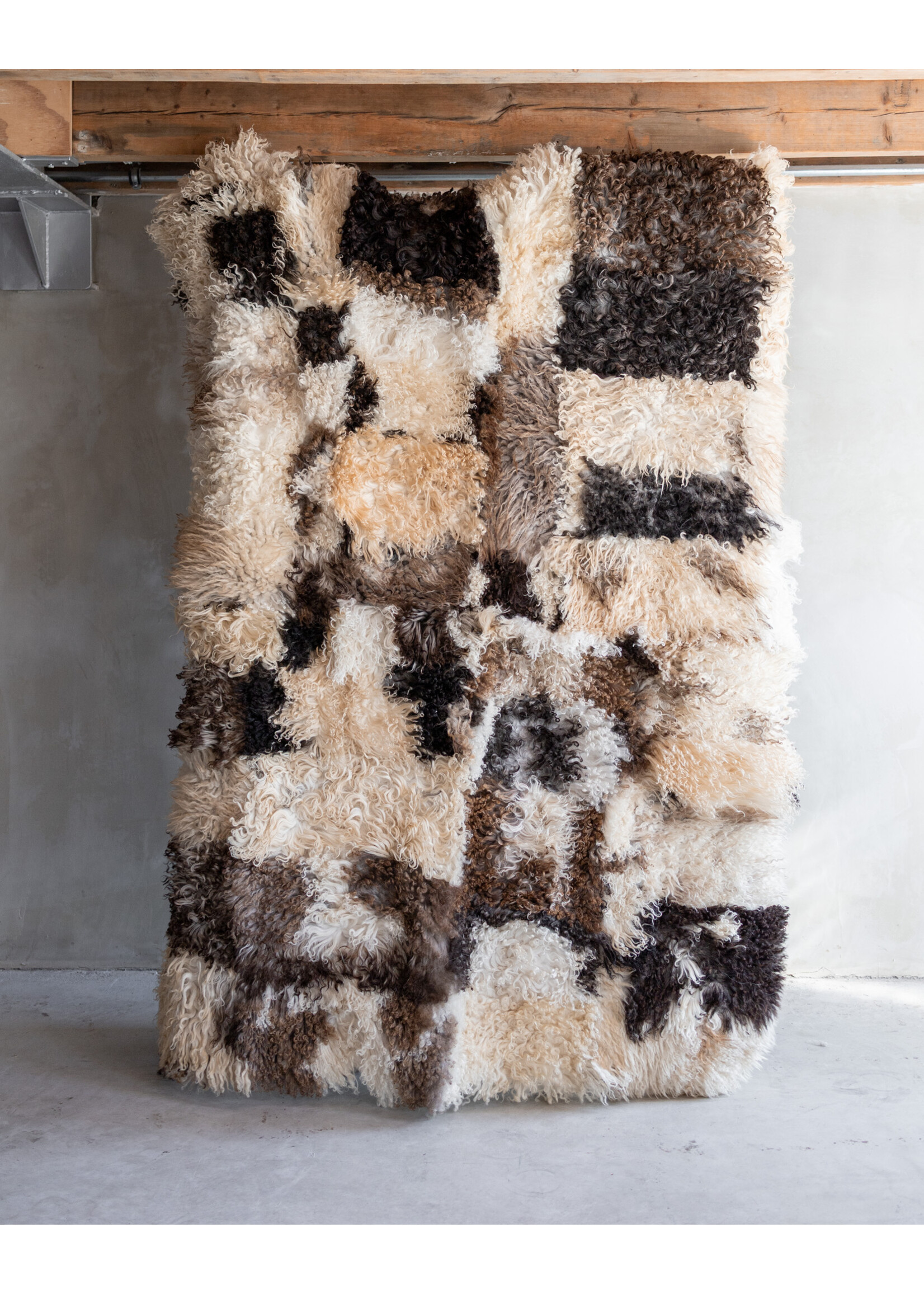 Van Buren sinds 1861 Curly sheepskin rug - 200x150cm - SKK-156