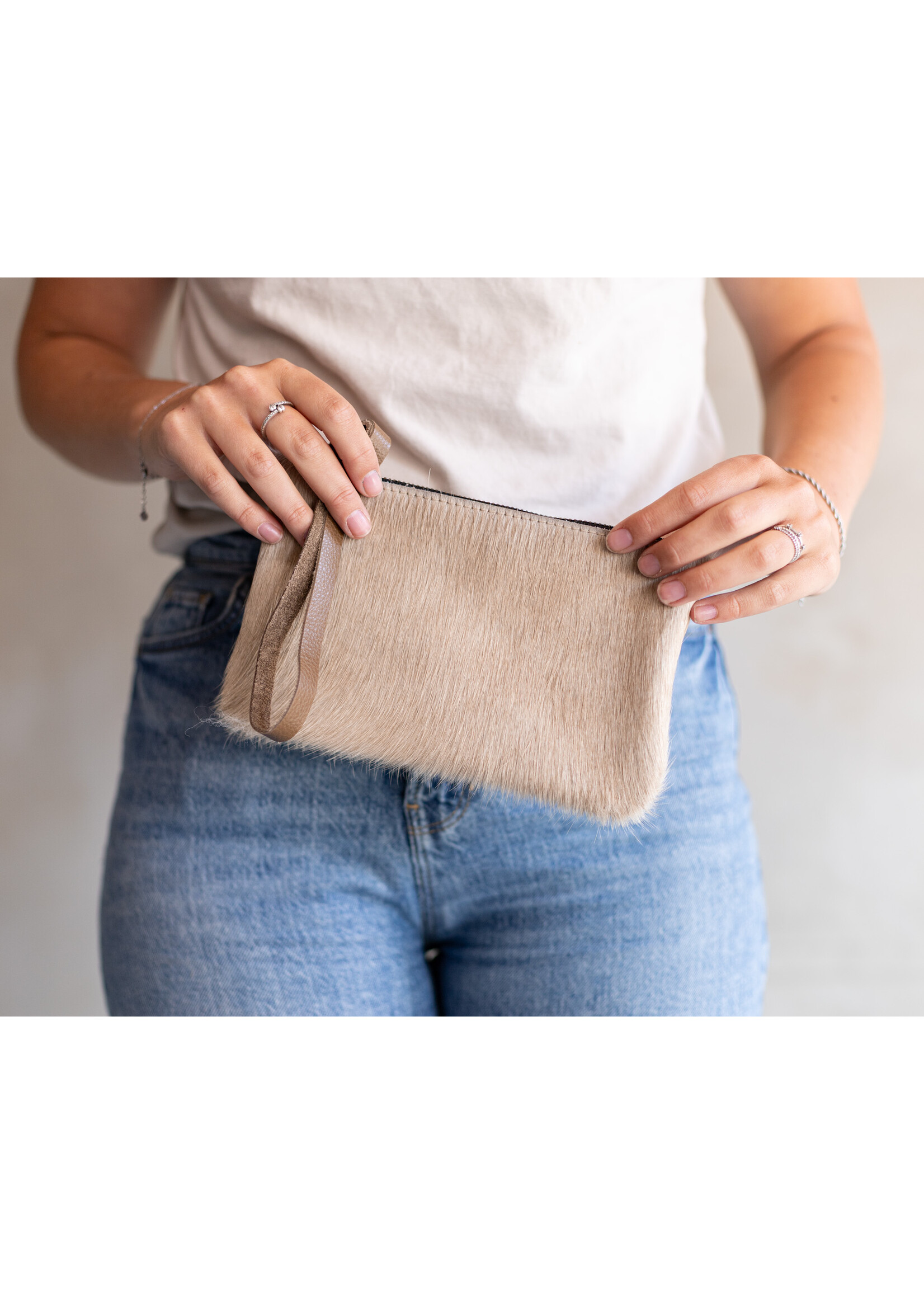 Van Buren sinds 1861 Koeienhuid clutch - Champagne