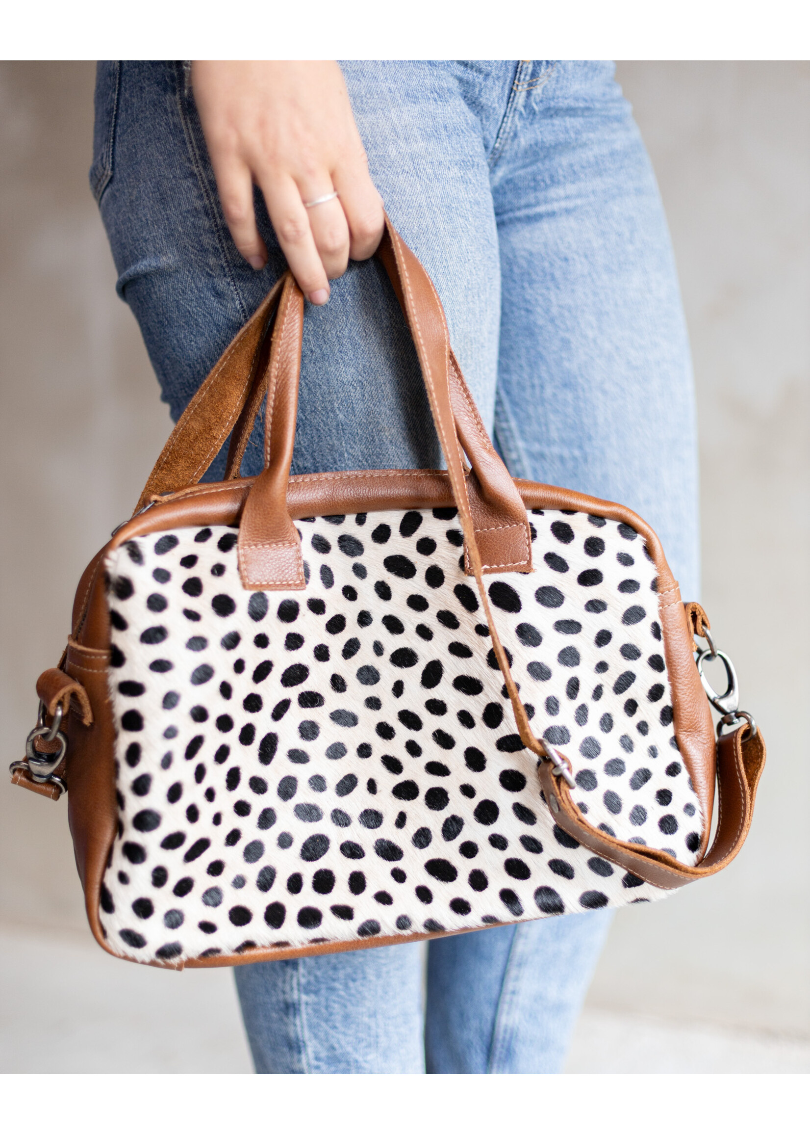 Van Buren sinds 1861 Schoudertas Milou van Cognac Leder en Dalmatiër Print Koeienhuid