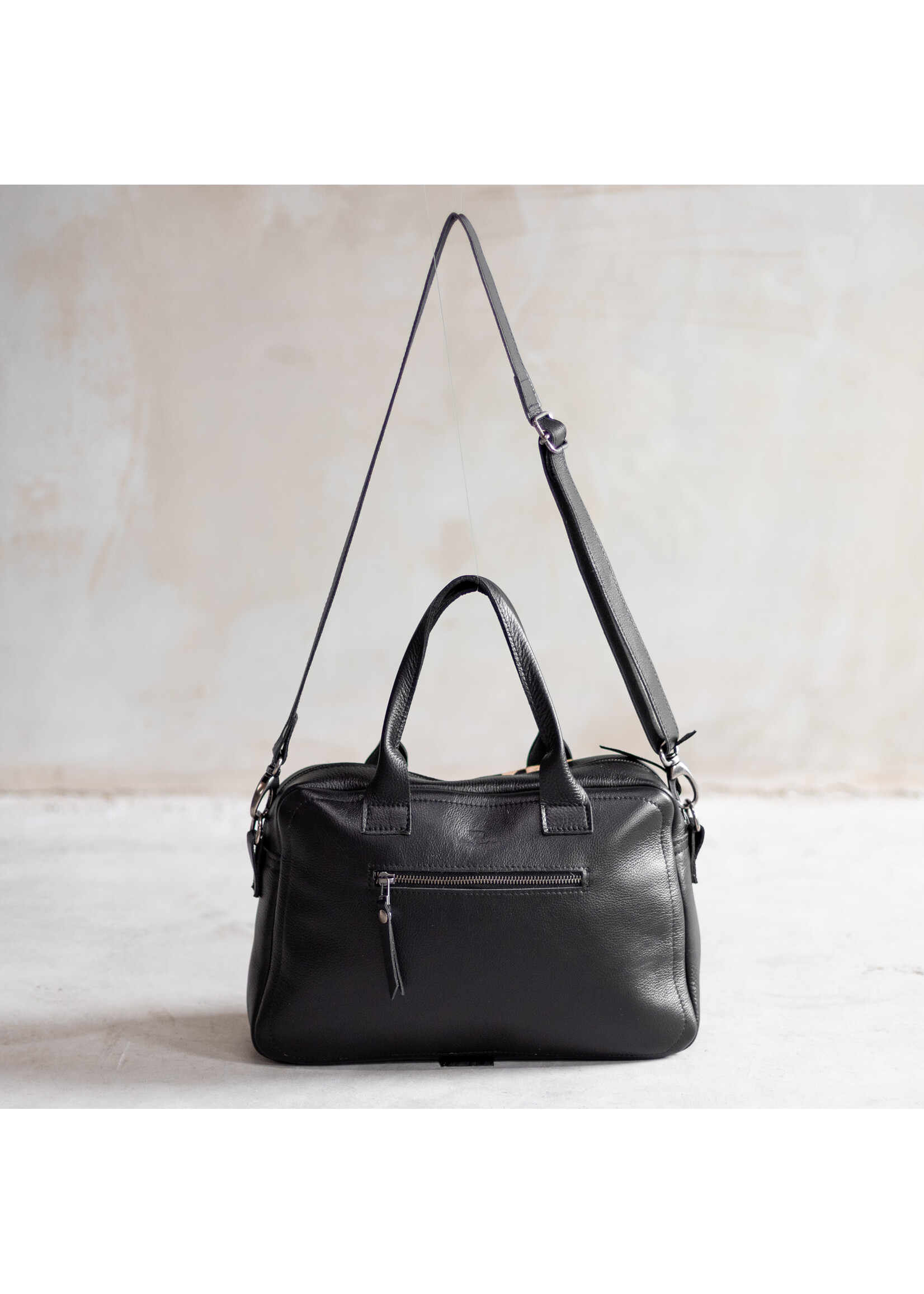 Van Buren sinds 1861 Schoudertas Milou van Zwart Leder en Panter Print Koeienhuid