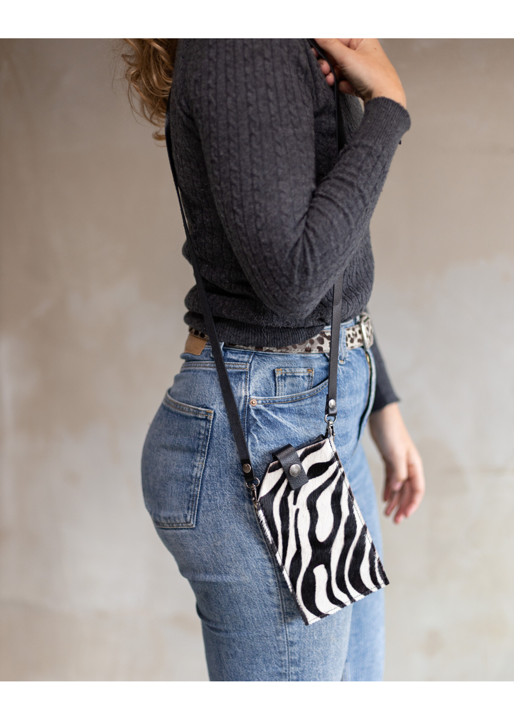 Van Buren sinds 1861 Telefoontasje koeienhuid/leer