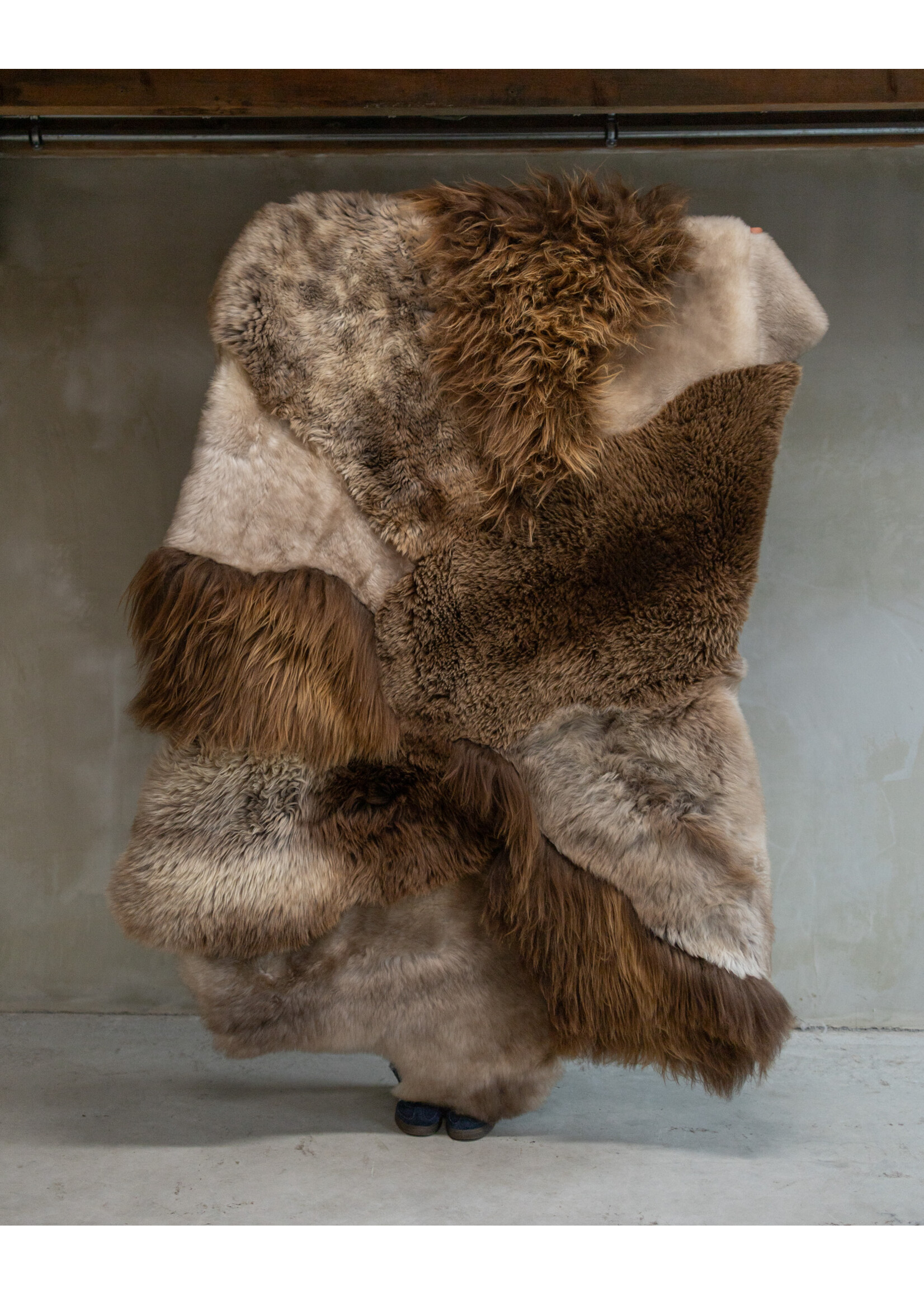 Van Buren sinds 1861 Uniek Gefotografeerd Schapenvacht Multilayer Karpet Bruin ca. 180x120cm - SKM-126