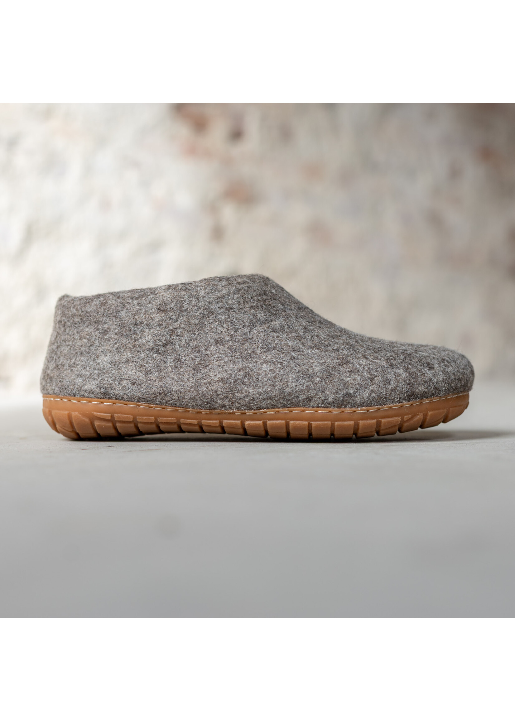 esgii Vilten Dames Pantoffel Ravi - Sesam - Maat 36 - Harde Zool