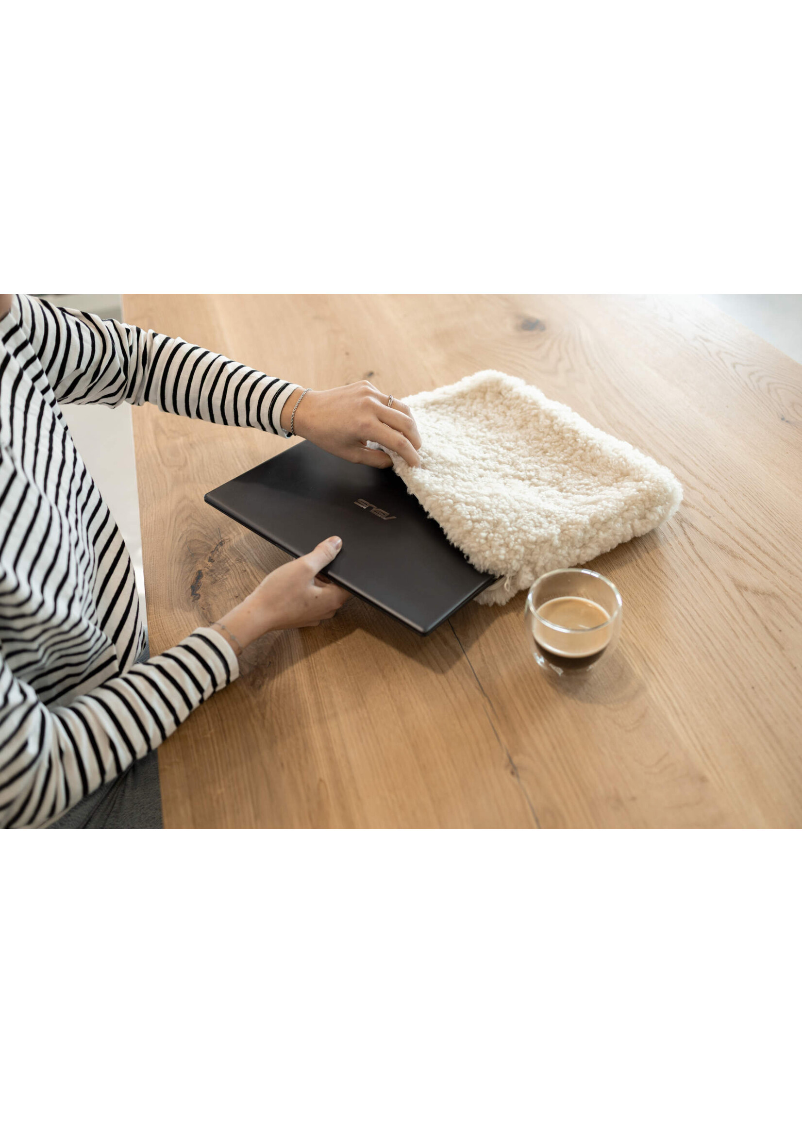 Van Buren sinds 1861 14 Inch Off-White Laptop Sleeve in Crossbreed Sheepskin