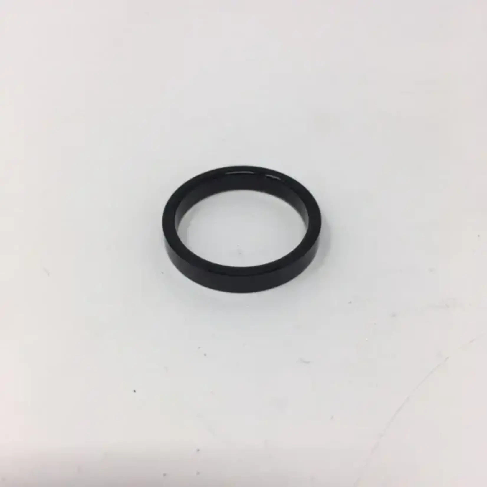 Universal Parts Spindelabstandshalter aus Aluminium, Bohrung 25mm, H.5mm, Farbe schwarz