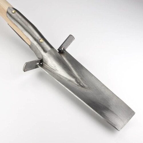 Sneeboer Rotsspade met steps - 108 cm