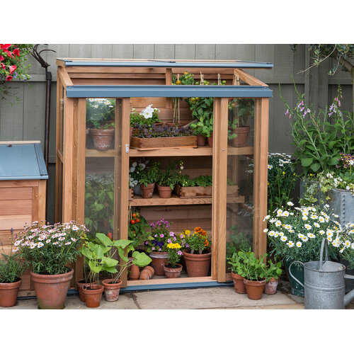 De Wiltfang Red cedar minikas - Staand - 128 x 74,5 x 139 cm