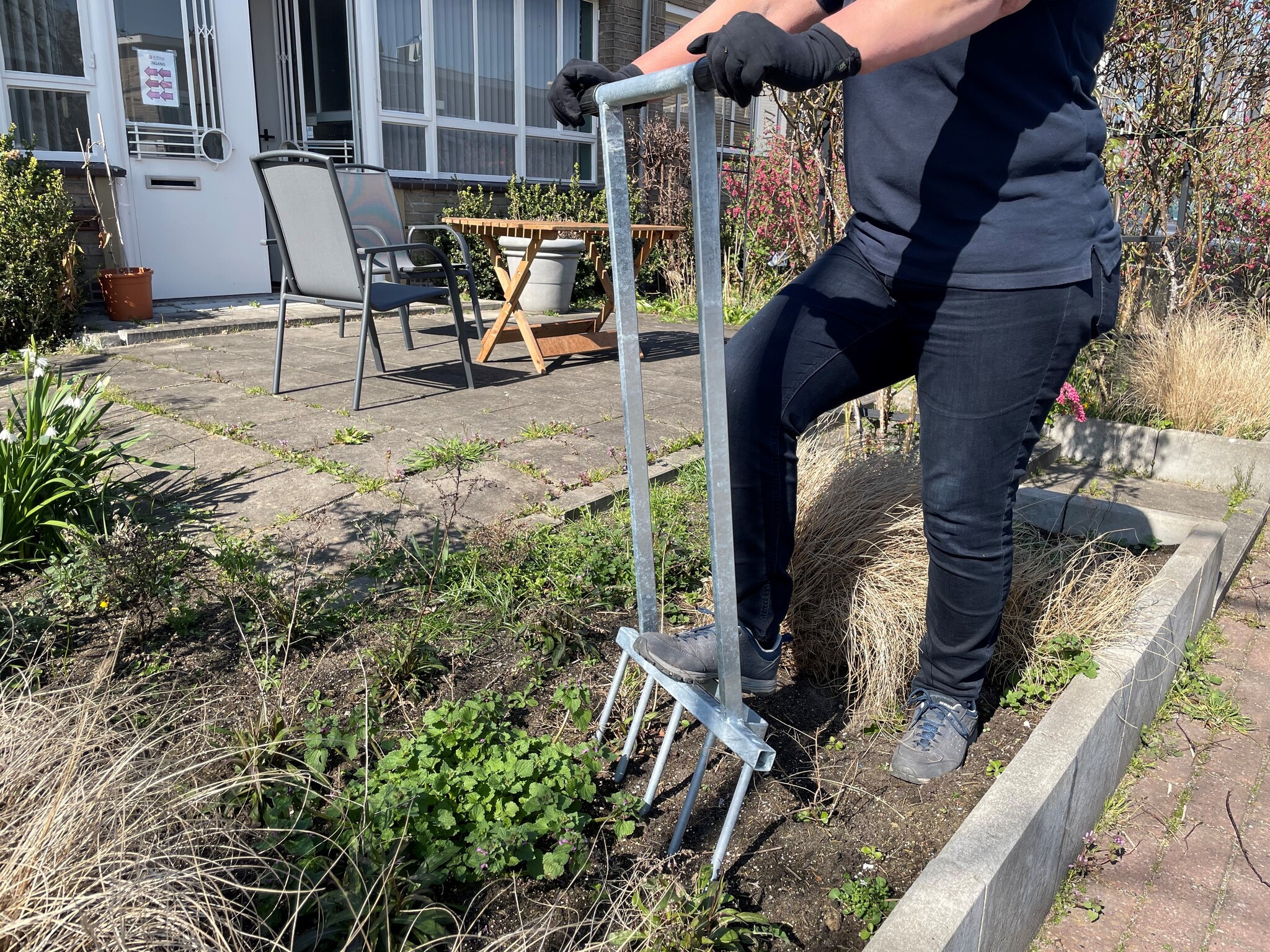 De grond beluchten met een grelinette