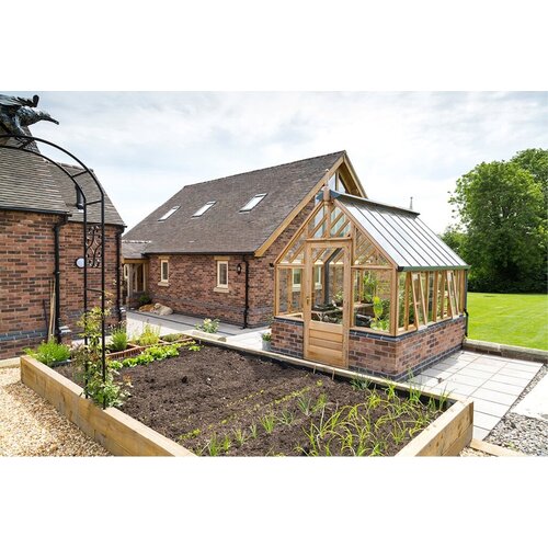 Gabriel Ash RHS "Hyde Hall" - stenen muur - kas