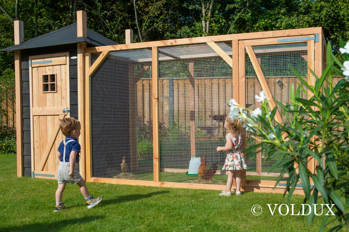 Voldux Hooiberg kippenhok Mees - 150 x 150 x 225 cm - Zweeds rabat en Douglashout